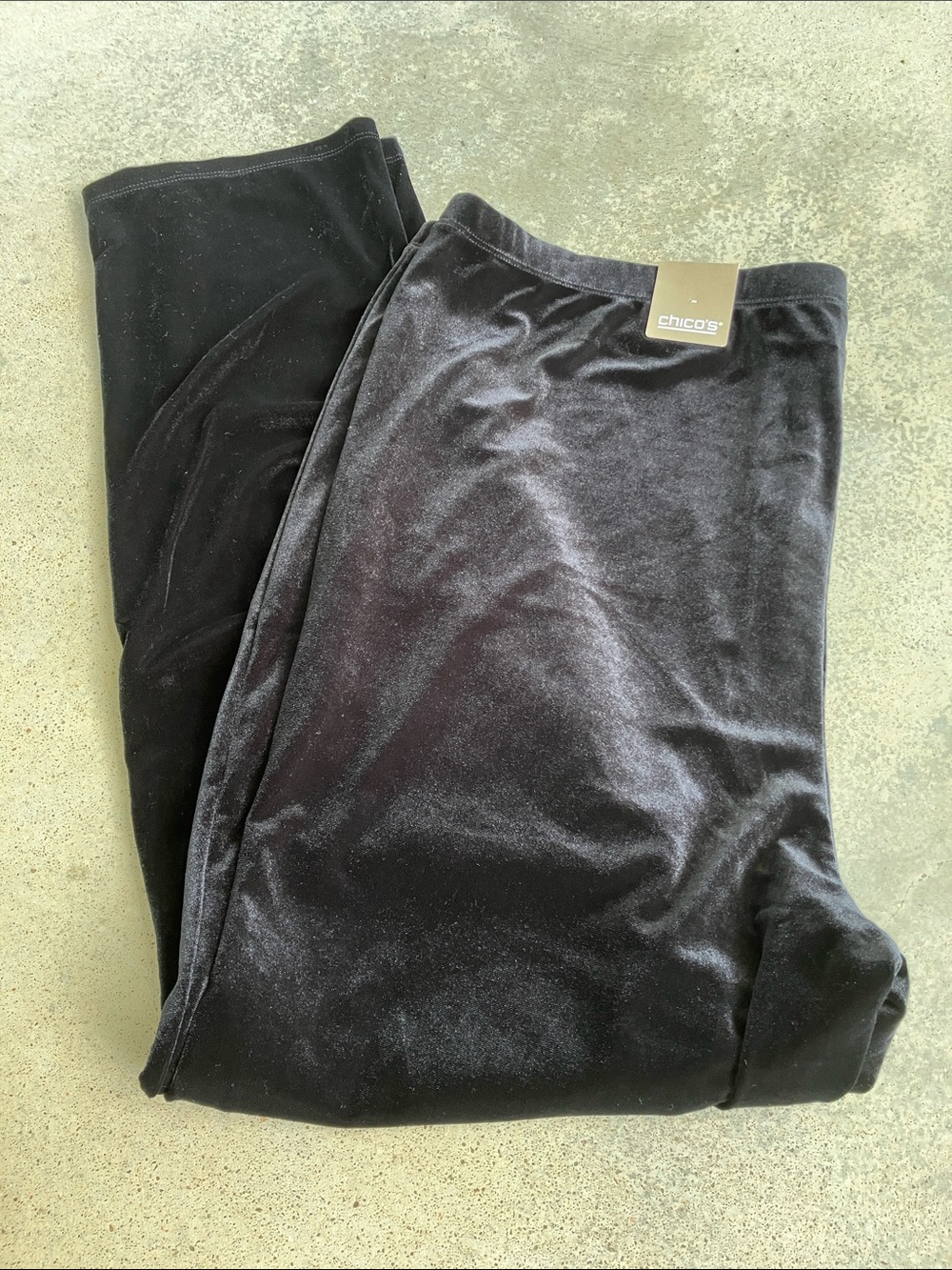 New! Chico's Black Velvet Pull On Slim Pants, 16